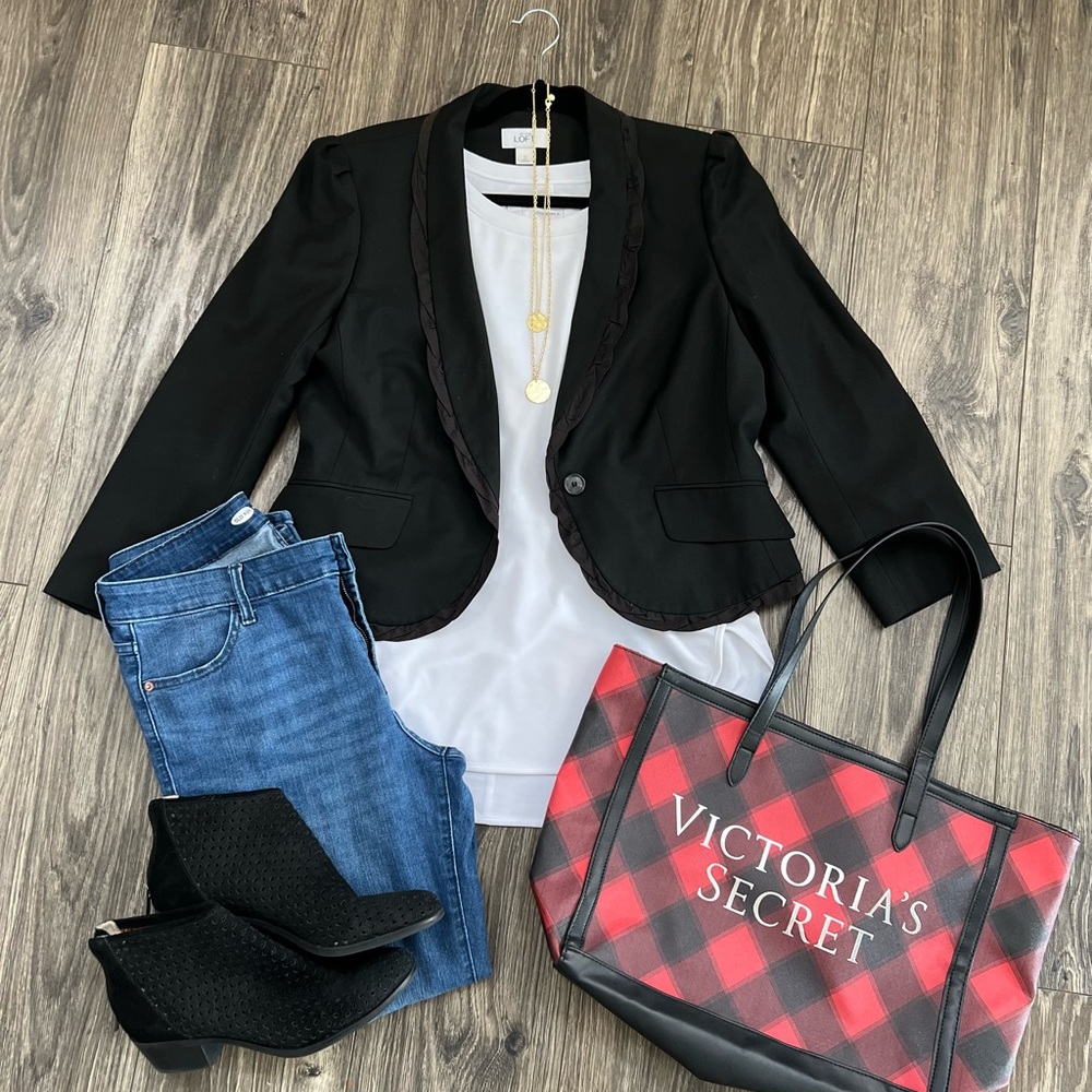 Ann Taylor LOFT Black Blazer 🌸🌷🌺